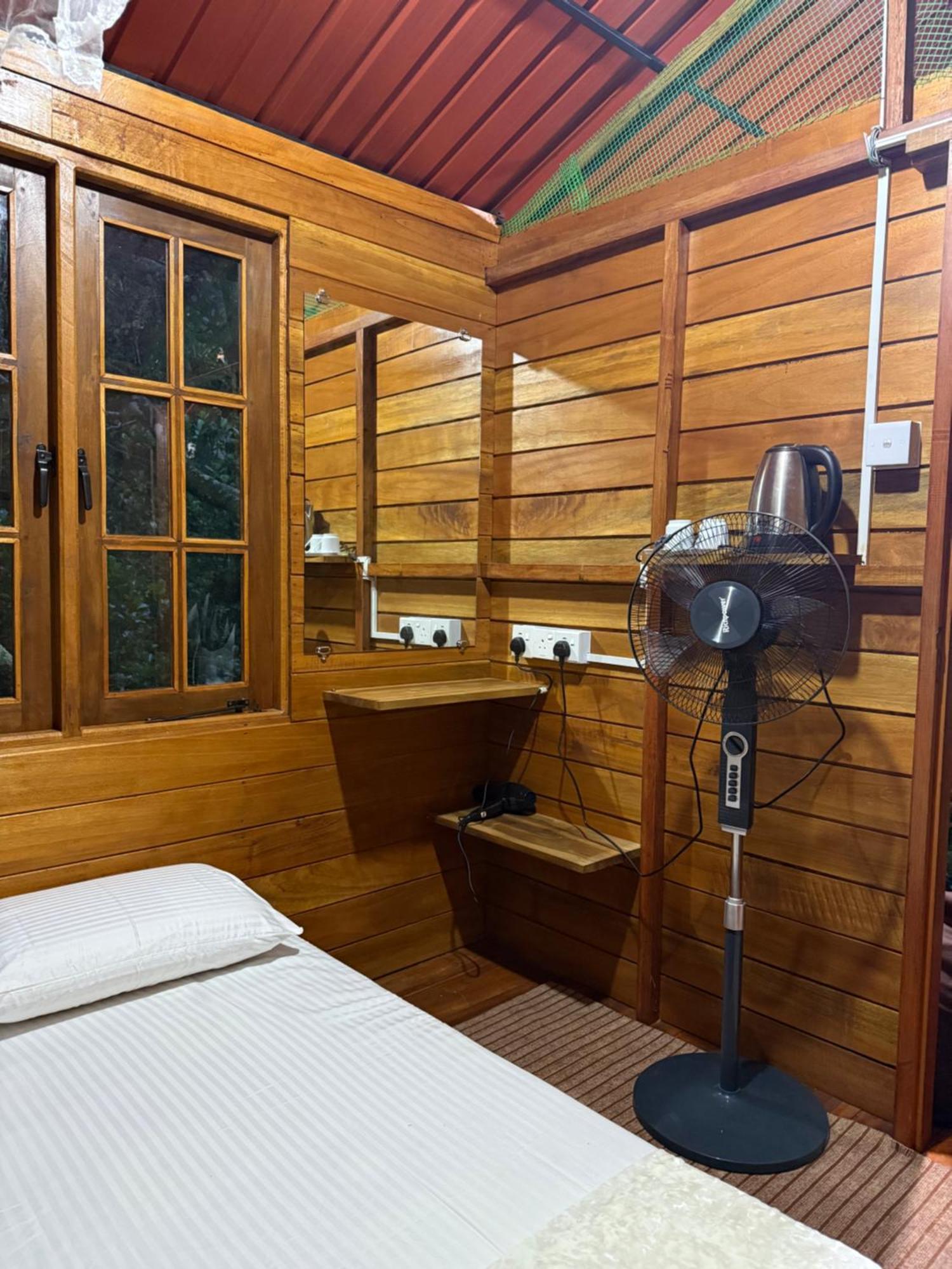 Ella Jungle Inn Homestay And Tree House Exterior photo